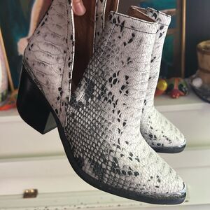 Jeffrey Campbell Black and White Snakeskin Ankle Booties Size 9